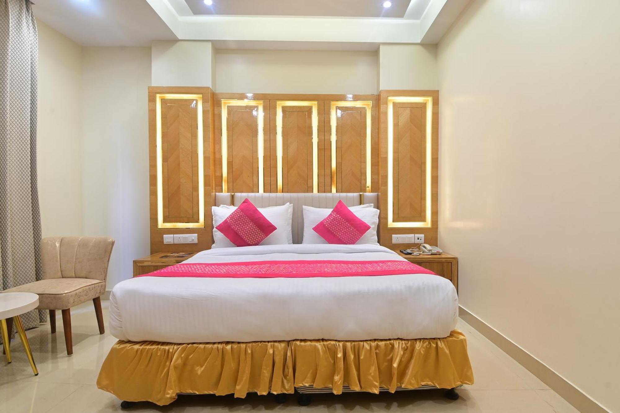 Hotel Gold Palace - 03 Mins Walk From New Delhi Railway Station Extérieur photo