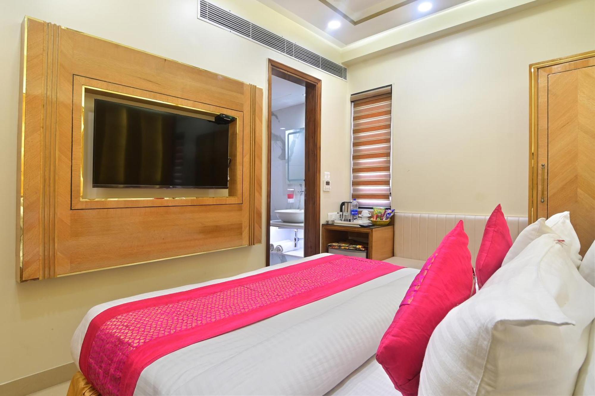 Hotel Gold Palace - 03 Mins Walk From New Delhi Railway Station Extérieur photo
