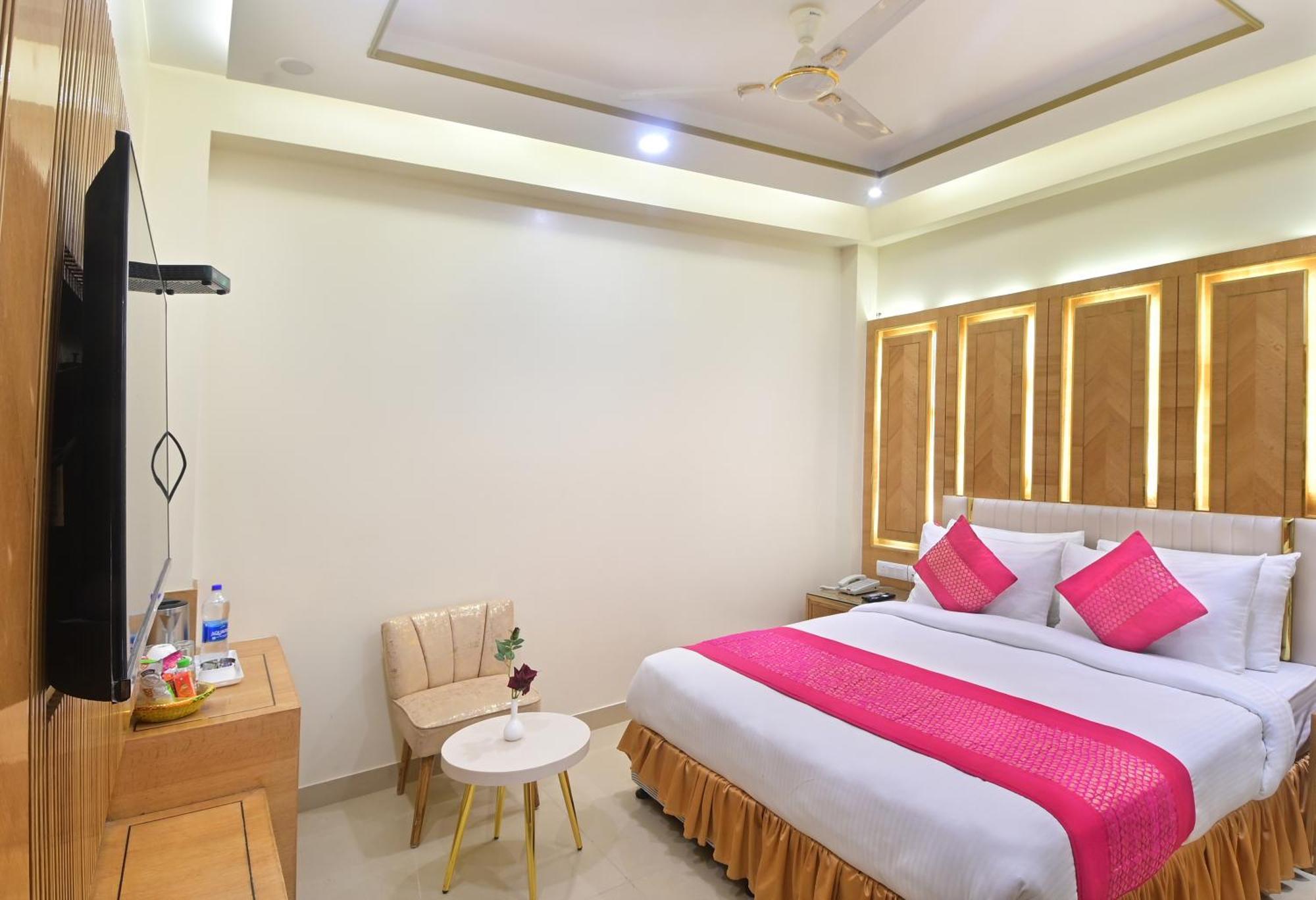 Hotel Gold Palace - 03 Mins Walk From New Delhi Railway Station Extérieur photo