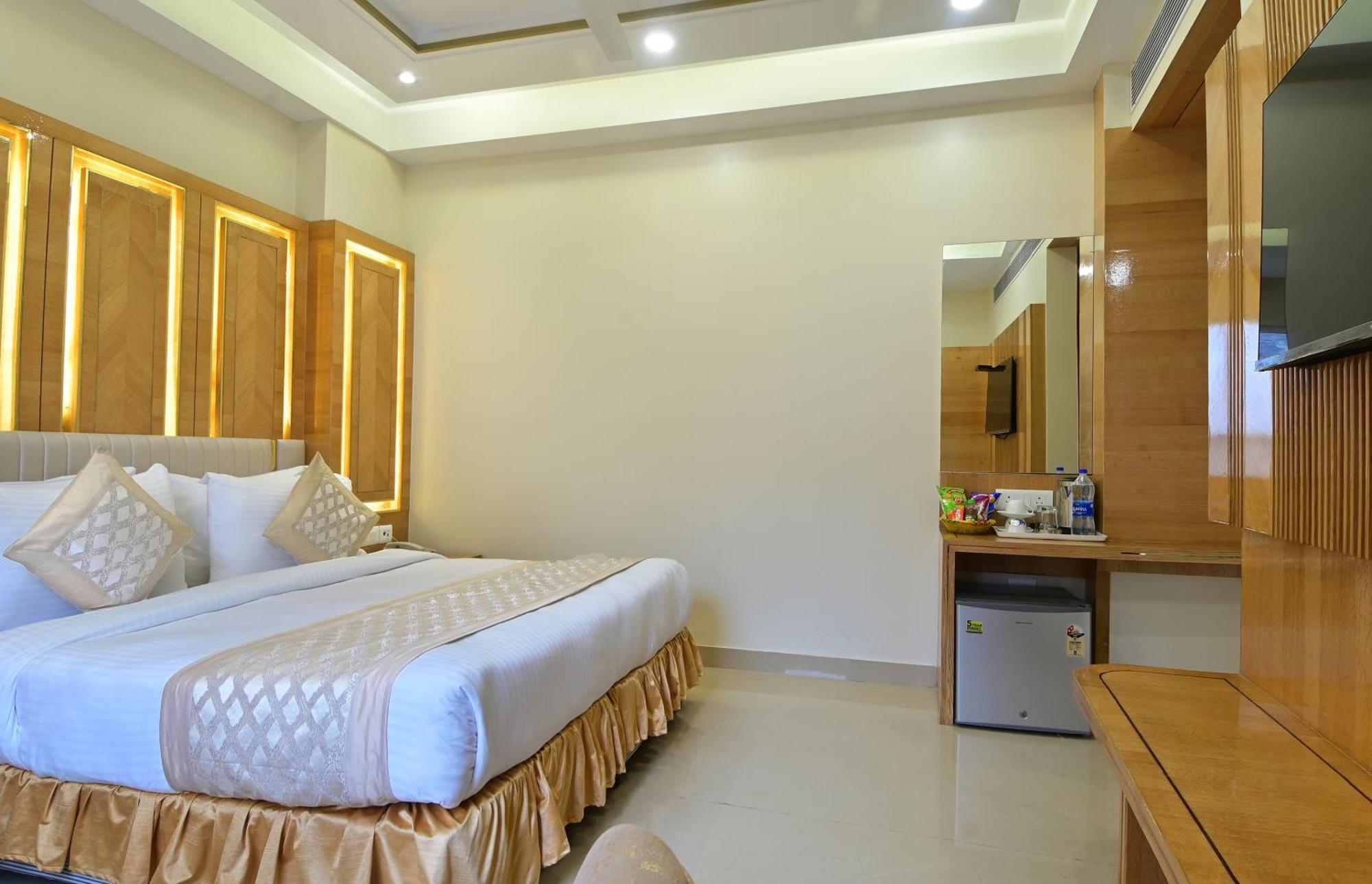 Hotel Gold Palace - 03 Mins Walk From New Delhi Railway Station Extérieur photo