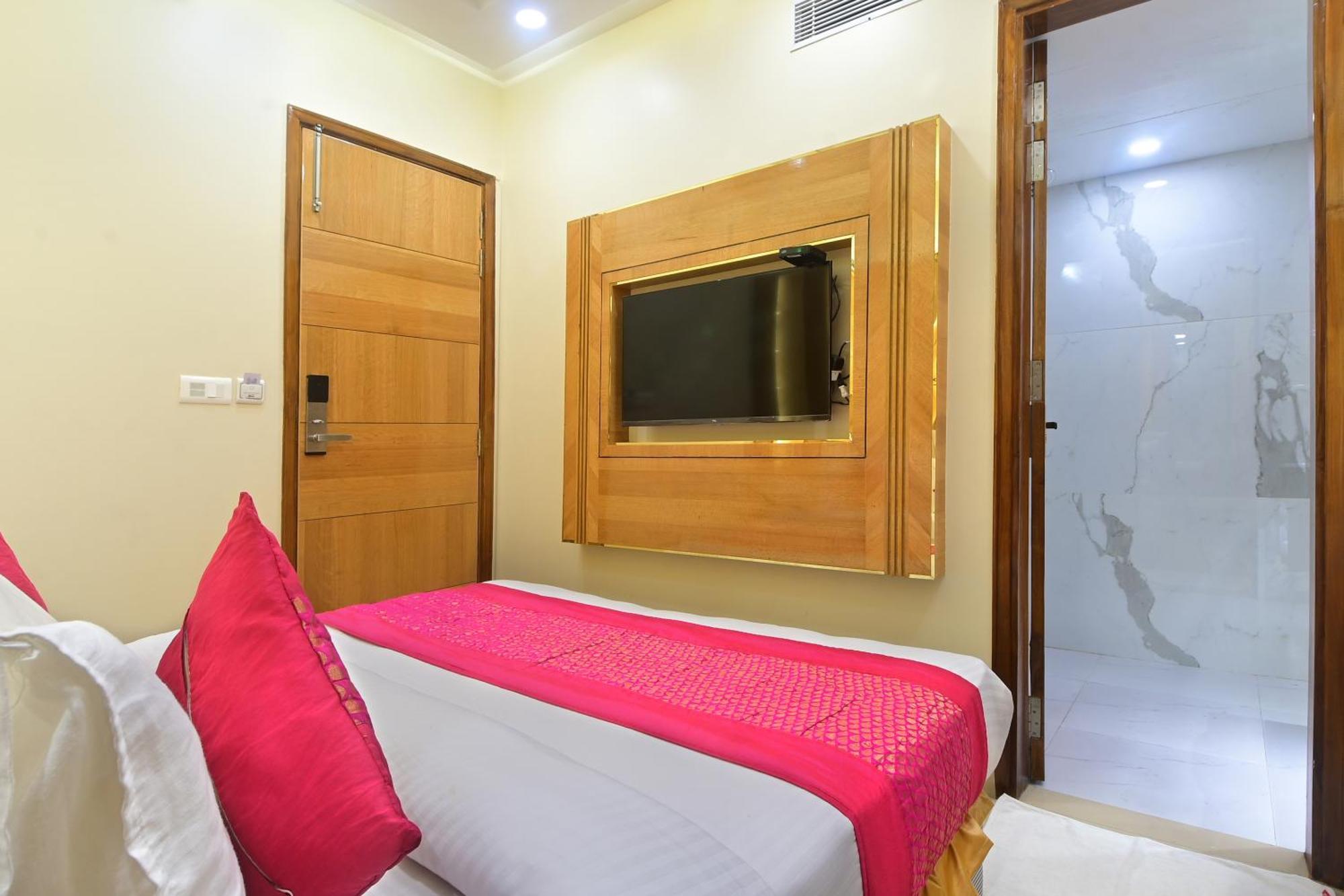 Hotel Gold Palace - 03 Mins Walk From New Delhi Railway Station Extérieur photo