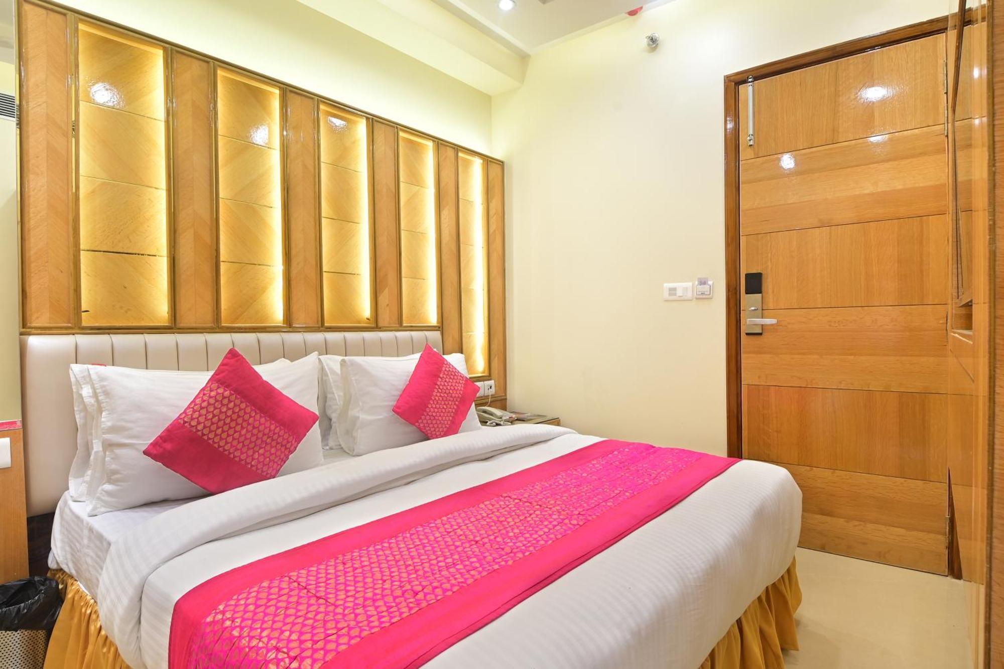 Hotel Gold Palace - 03 Mins Walk From New Delhi Railway Station Extérieur photo
