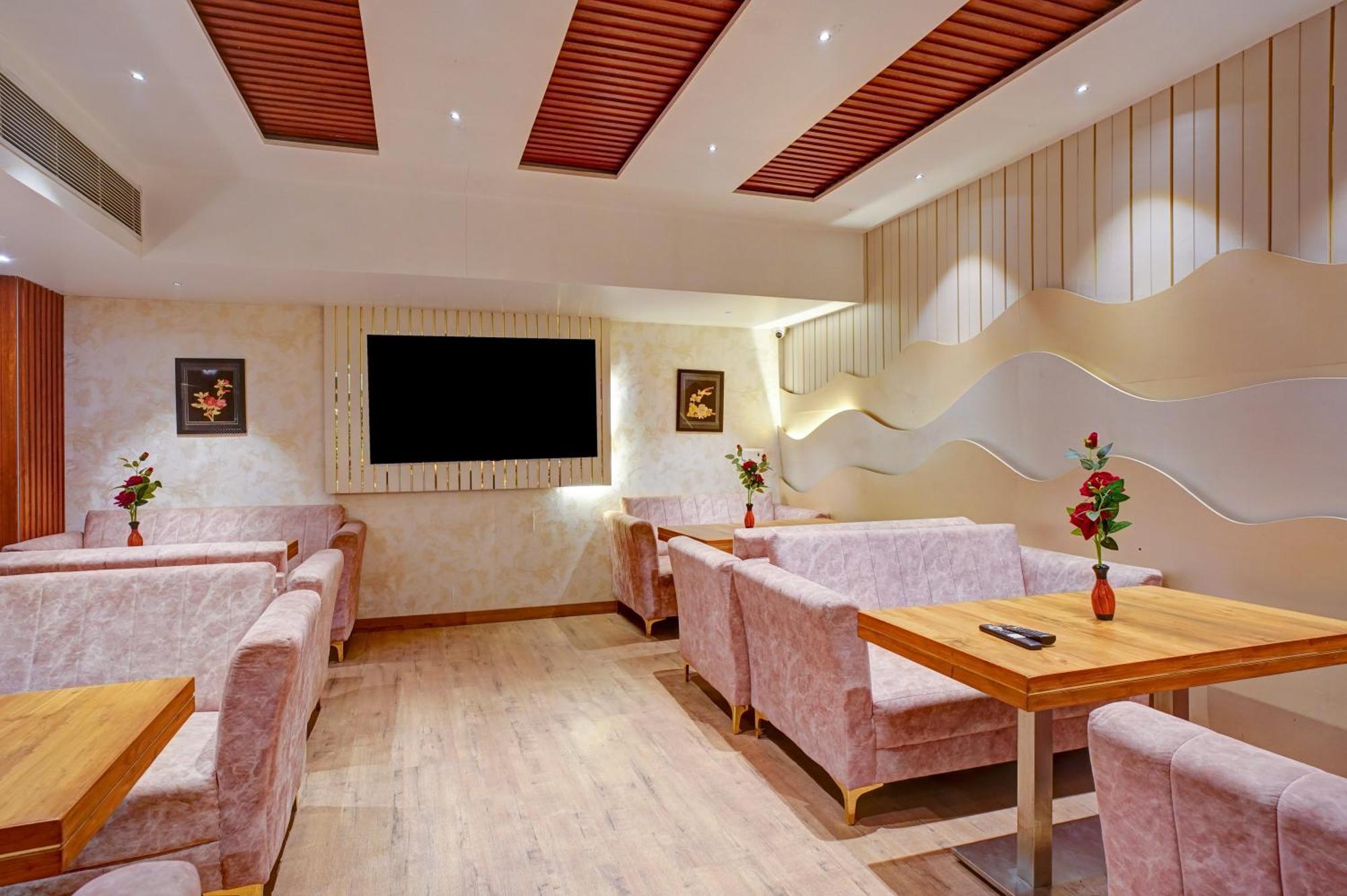 Hotel Gold Palace - 03 Mins Walk From New Delhi Railway Station Extérieur photo