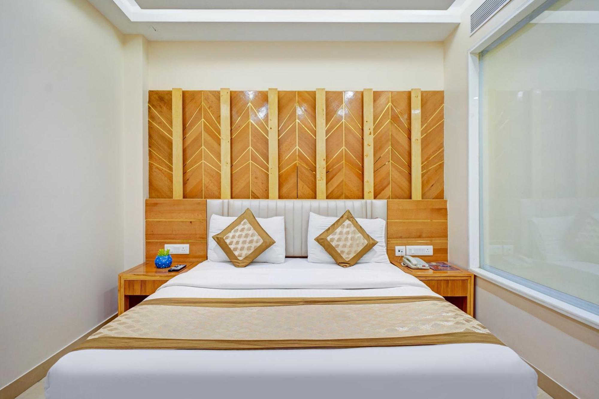 Hotel Gold Palace - 03 Mins Walk From New Delhi Railway Station Extérieur photo