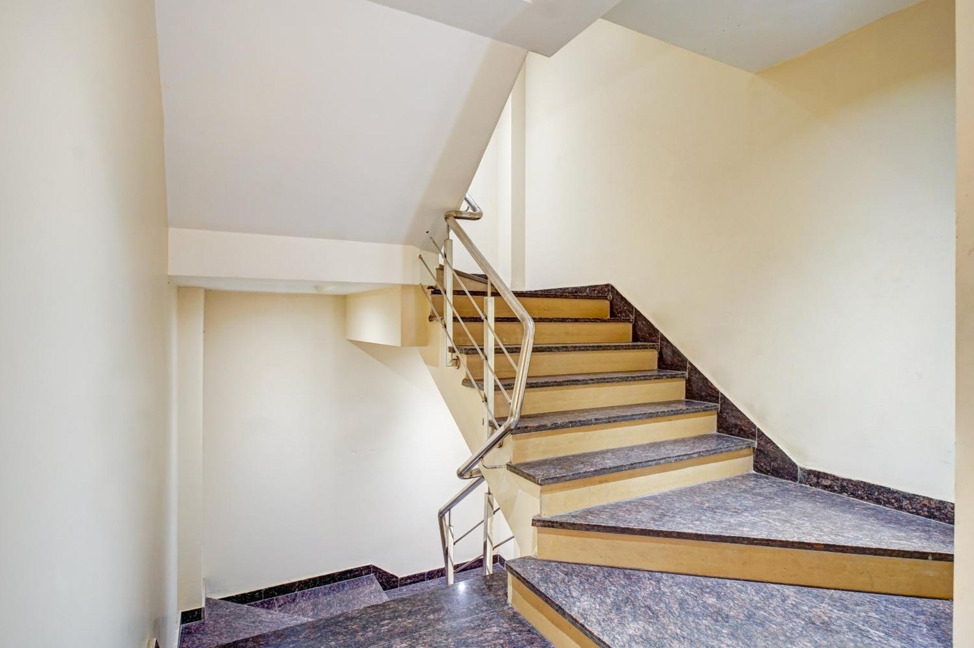 Hotel Gold Palace - 03 Mins Walk From New Delhi Railway Station Extérieur photo